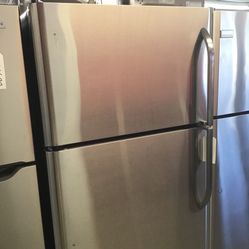 GE 18 Cu Ft Top And Bottom Stainless Steel Fridge. 1 year Warranty 