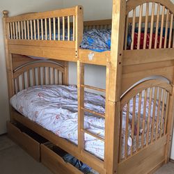 bunk bed Free