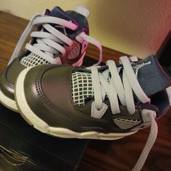 Jordan Retro 4 Kids  Size 7C