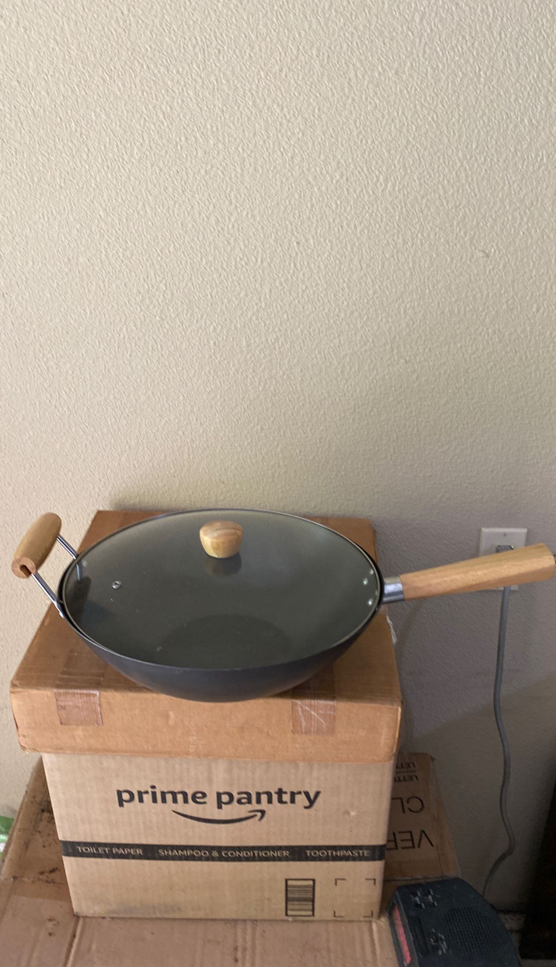 New wok, cooking pan.