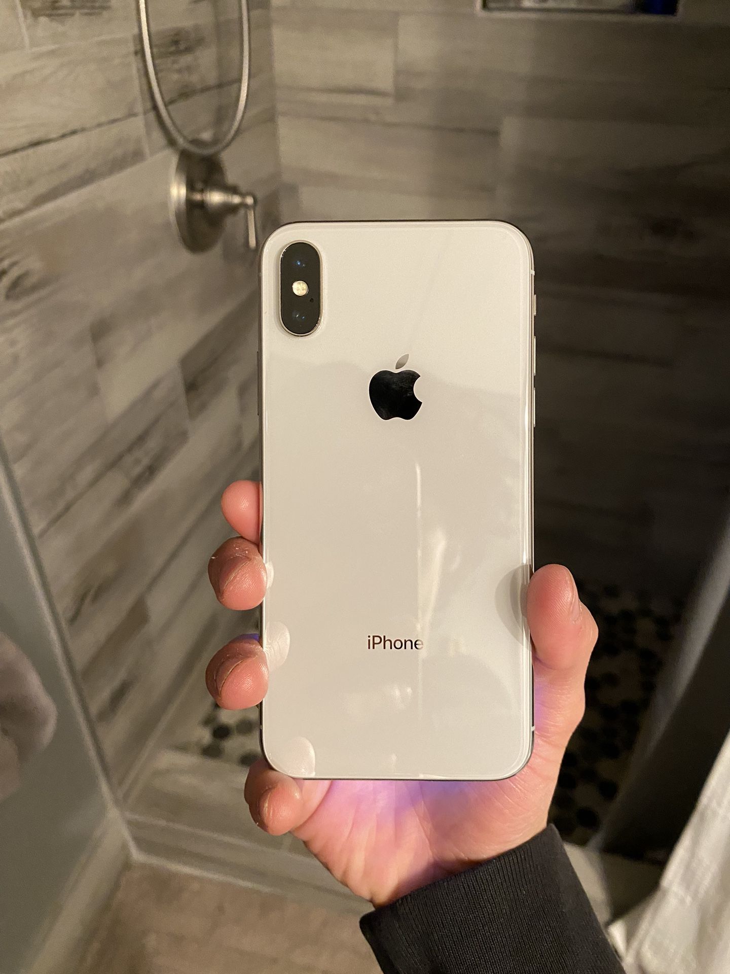 iPhone XS ( JailBroken )