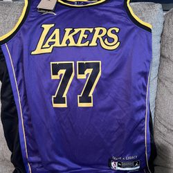 Lakers Jersey Size XXL Number 77 