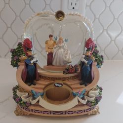 Vintage Disney CINDERELLA WEDDING SNOW GLOBE
