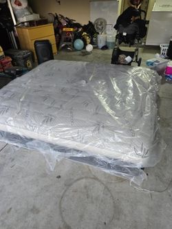 Se vende colchon King.