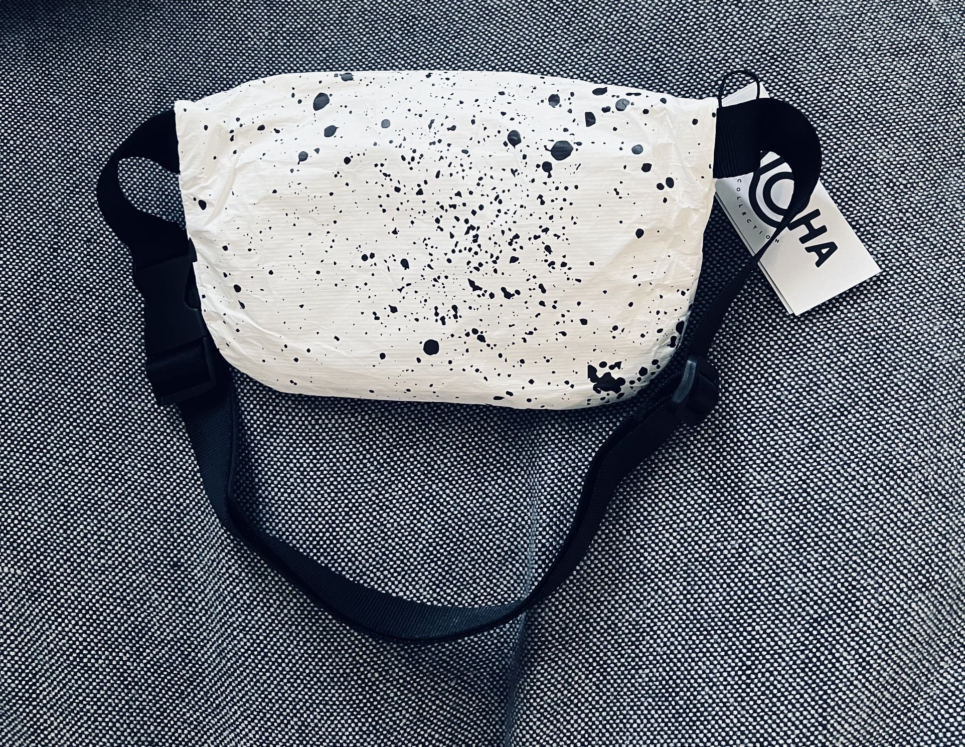 Vuori X Aloha MINI HIP PACK for Sale in Los Angeles, CA