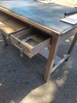 Drawing table