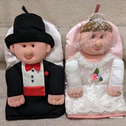 Bride And Groom Oven mitts
