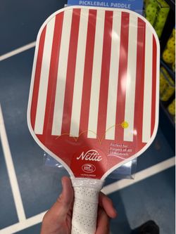 Pickle ball paddle