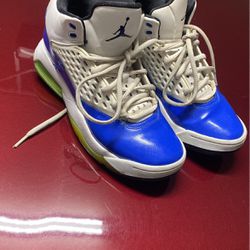 Air Jordans ( Jumpman)  Size 6.5Y