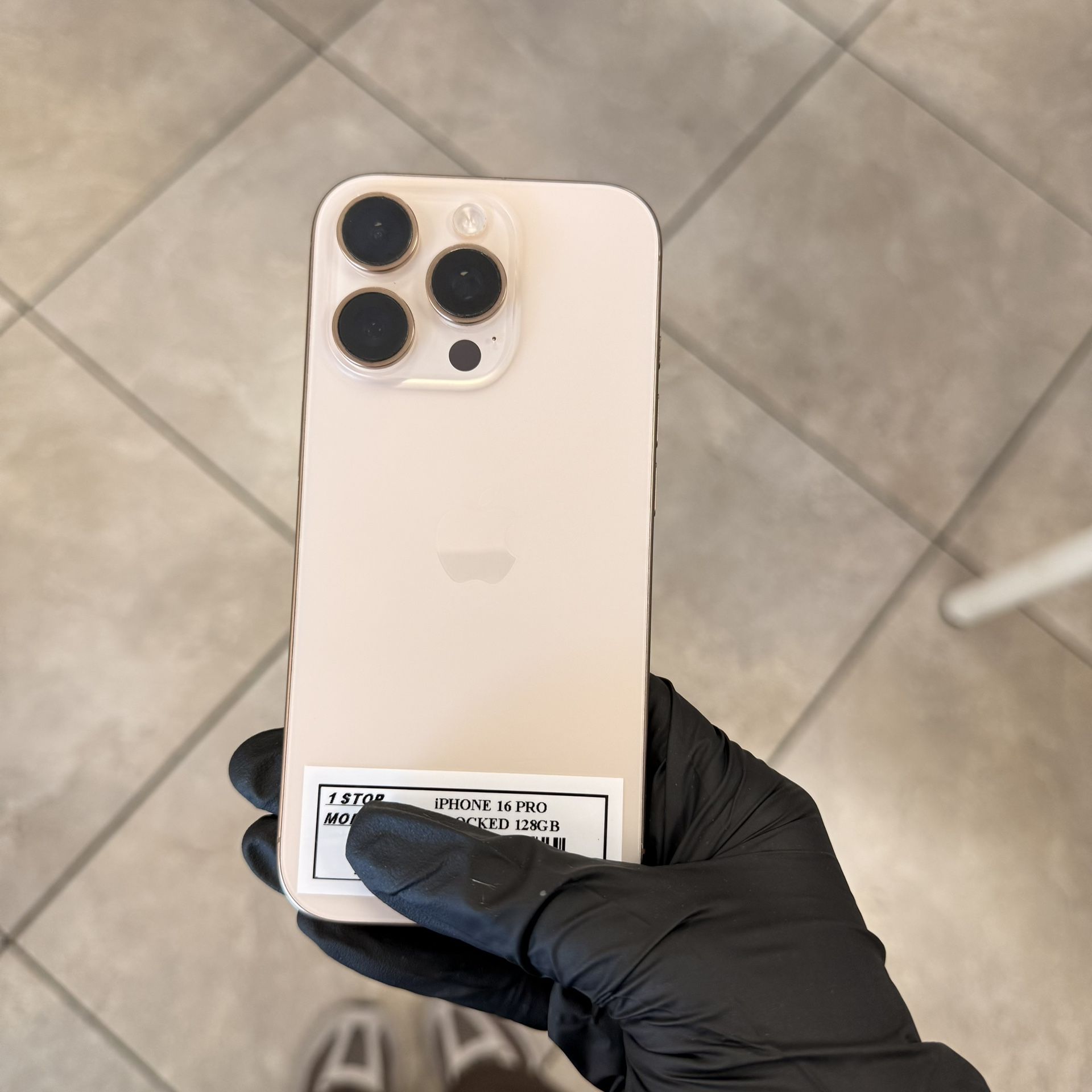 iPHONE 16 PRO UNLOCKED