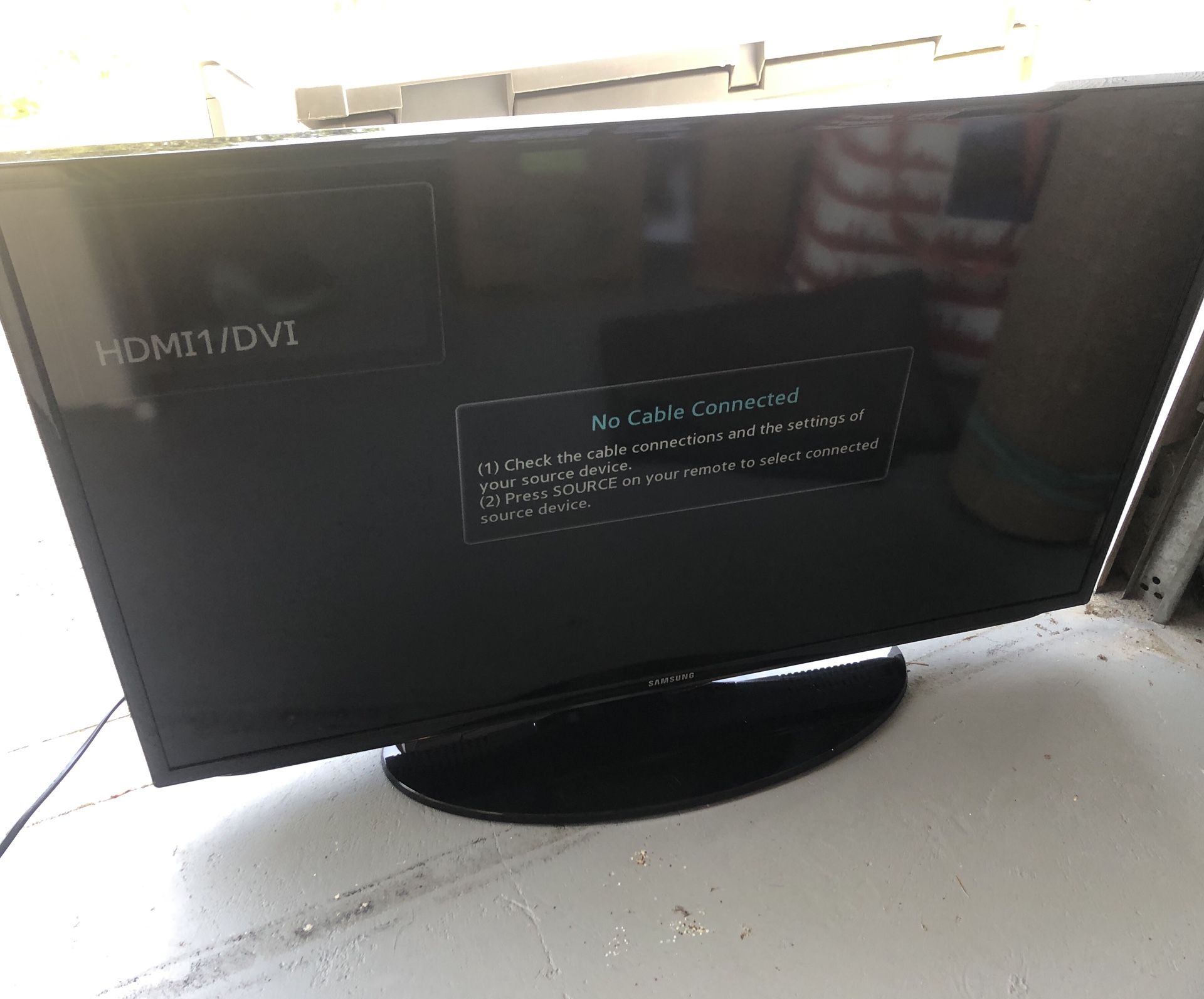 40” Samsung Smart TV With Remote