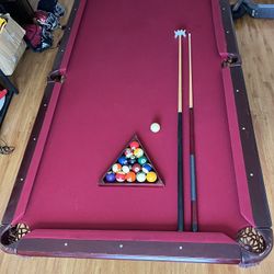 8 Foot Pool Table 