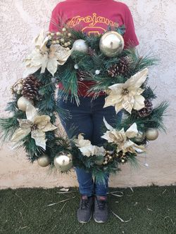 Large lighted beautiful Christmas wreath 27"