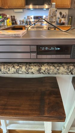 Carver CD Player -TL-3300