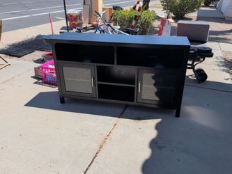 Entertainment center