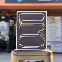 iPad Pro 13in M4 Chip WiFi 256gb (Latest Model) 