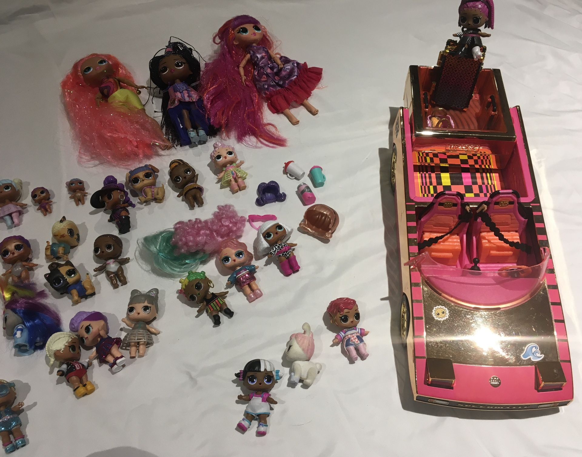 36 + Rare LoL Surprise Dolls, Sports Car Drag Racer & Accessories Good Condition, Great Gift