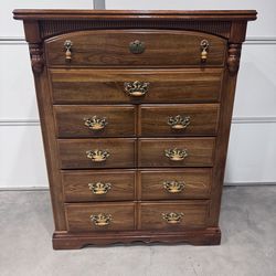 Wood 5 drawer dresser chest.