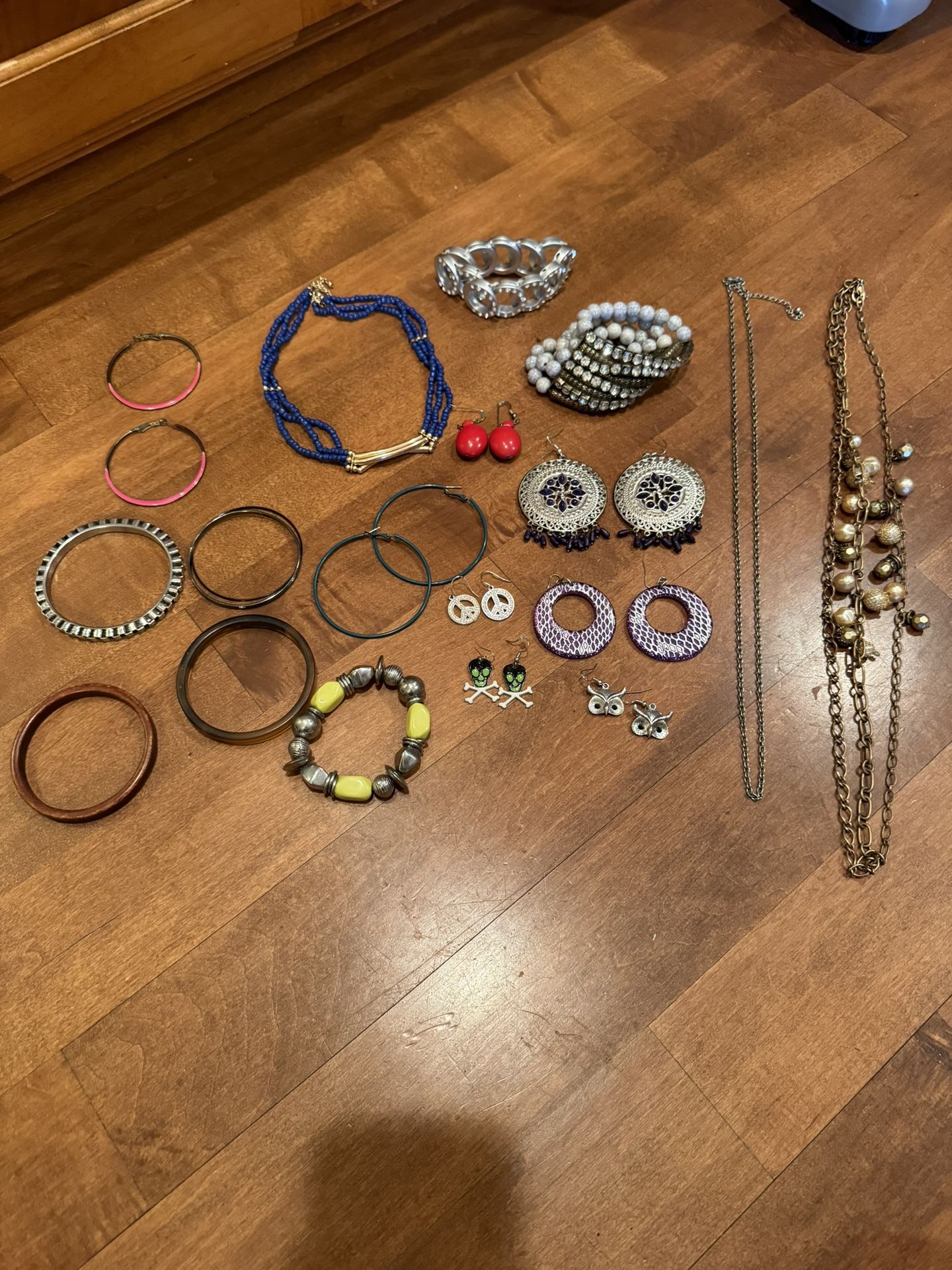  Vintage Early 2000 Jewelry Bundle Shipping Available 