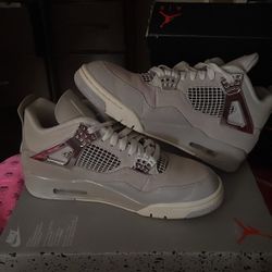 Jordan 4s Frozen moments Woman 
