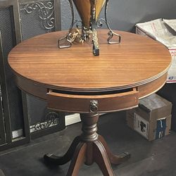 Beautiful vintage, double drawer and table