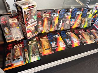 Star Wars Action Figures & Funko Pop Lot