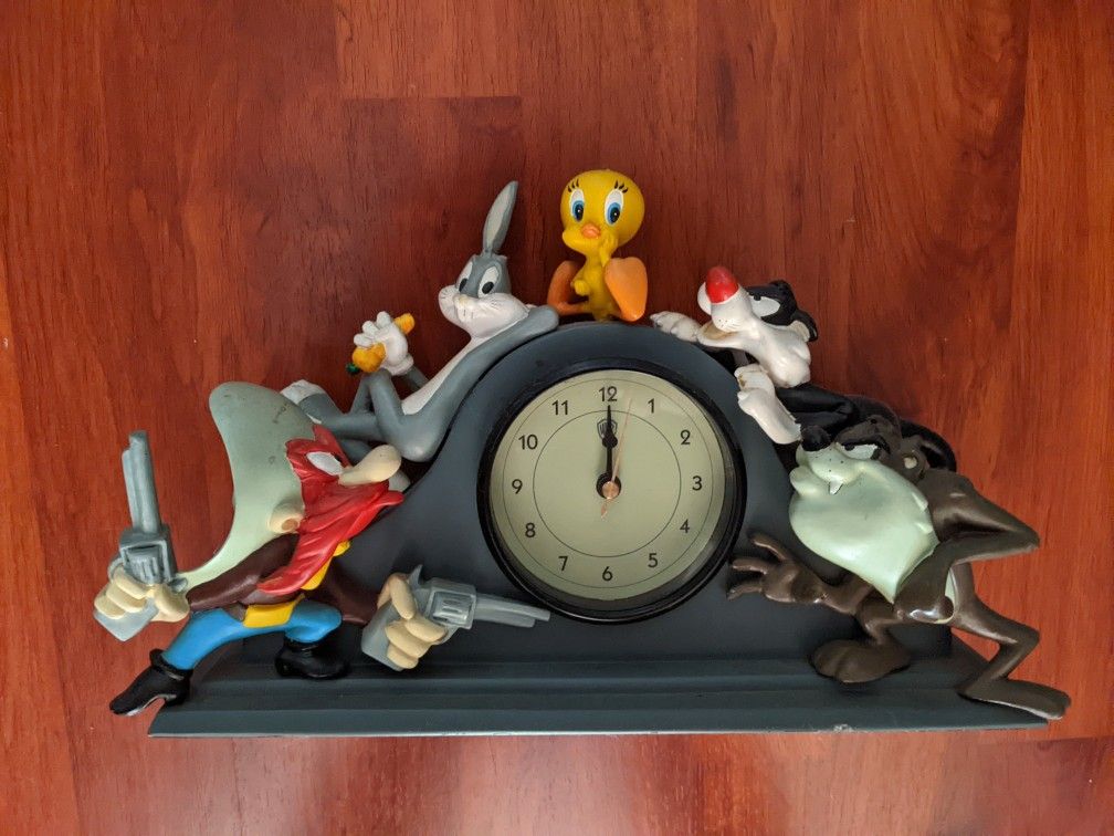 1994 Looney Tunes Toon Figure Clock