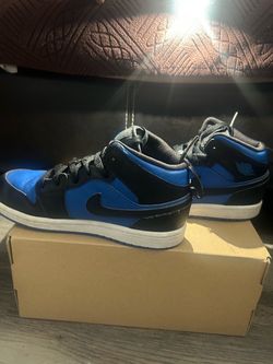 Kids Sneakers size 3s
