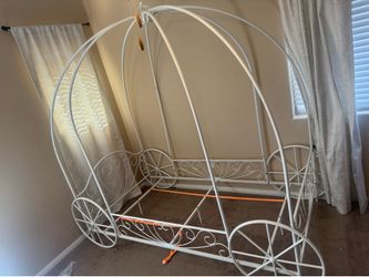 Twin princess bed