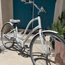 Electra Townie Women’s 3 speed Cruiser - Excellent Condition - Ready To Ride 