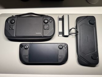 1TB Steam Deck + Slim Case, Protective Case, and 4k Dock