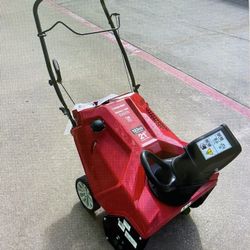 Troy Bilt Gas Snow Blowers