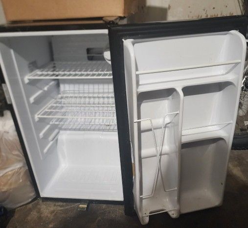 Mini Refrigerator 🥶