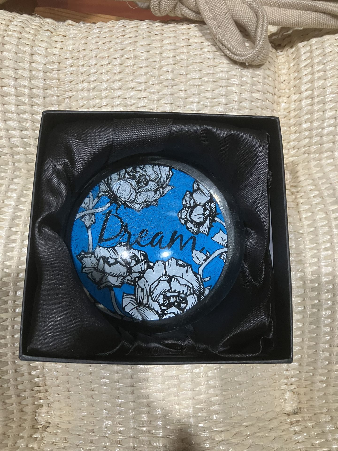 Paperweight
