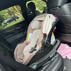 Evenflo Car seat And Base