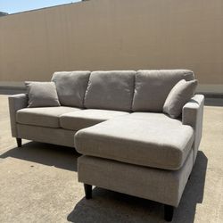 Reversible Small Sectional Couch 🛻Delivery Available🛻