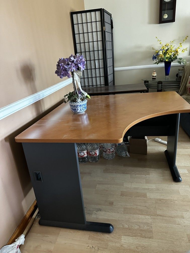 Free Office Desk
