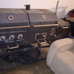 Propane Master Grill With Lazy Boy... 