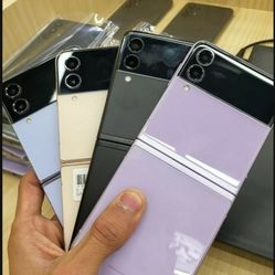 SAMSUNG GALAXY Z FLIP 4 5G UNLOCKED.    FREE SMARTWACH/ HEADPHONES. PAY $1 TODAY  REST IN  PAYMENTS.  NO CREDIT NEEDED      