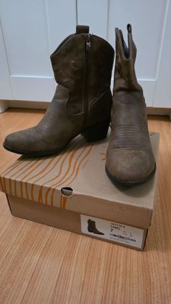 Globalwin Women’s Mid-Calf Western Cowboy/Cowgirl Brown Boots (7)