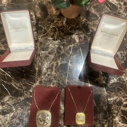 Beautiful Vintage Necklaces 
