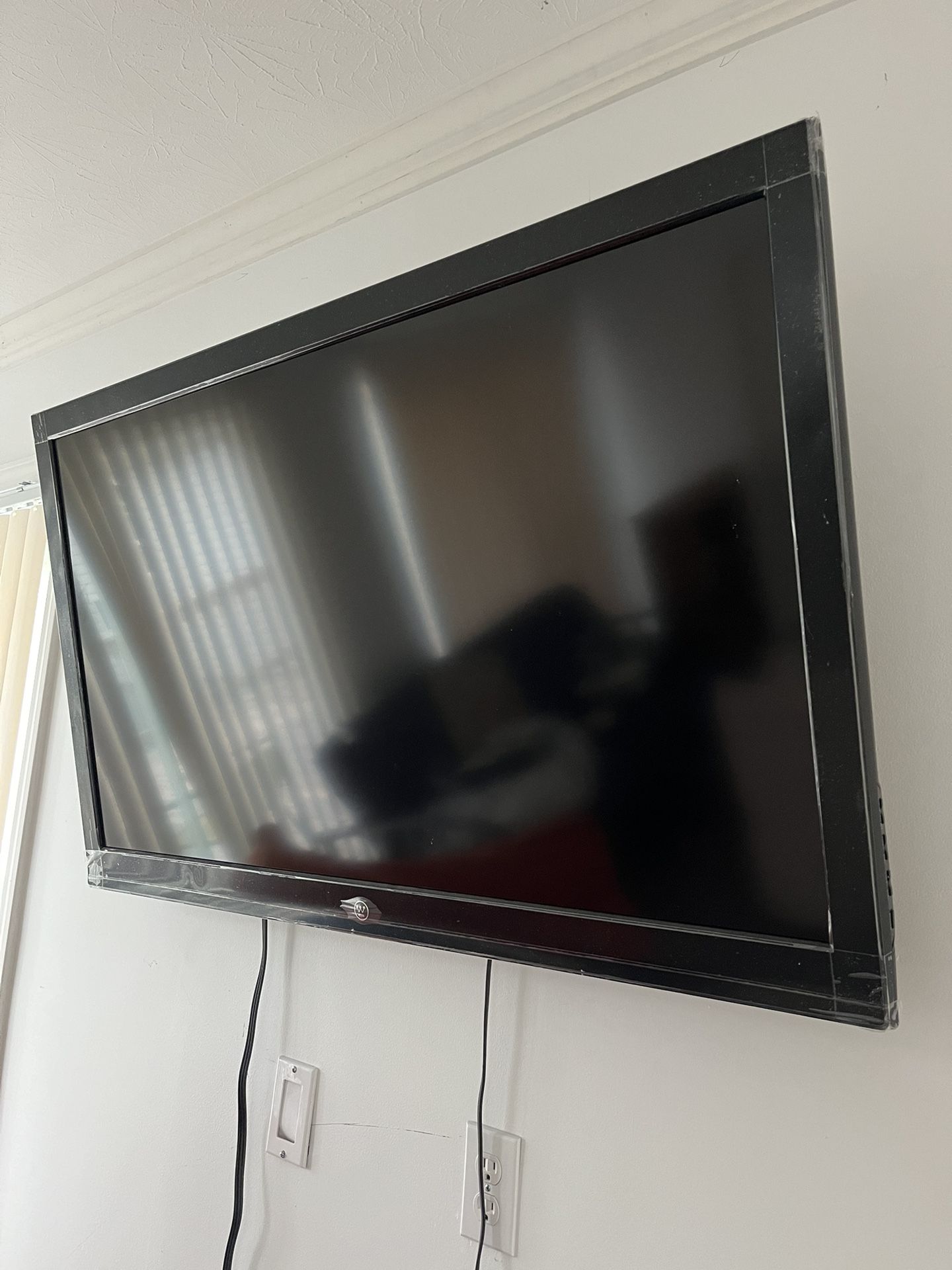 TV (52in)