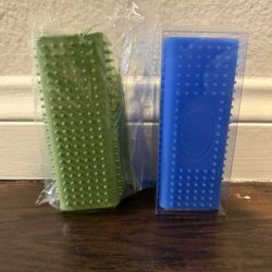 BELOVING Pet Shedding Brush with Comfort Grip – For Dogs & Cats (2-Piece New)