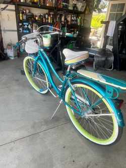 Huffy 7 Speed Beach Cruiser 26” rims Adult Size