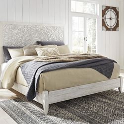 Paxberry Whitewash King Panel Bed

