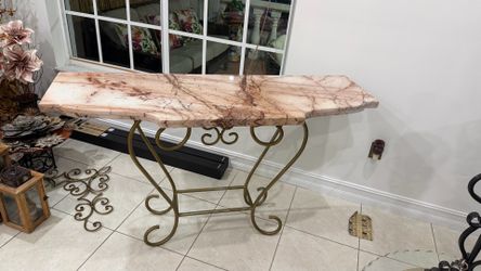 Mesa de hierro y mármol