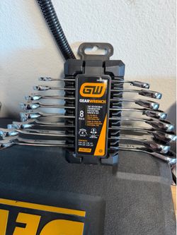 Gear wrench
