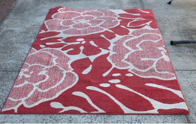 Nice carpet Size :84x60