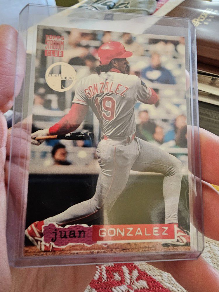 Juan Gonzalez '94 Topps Stadium Club Members Only Baseball Card 