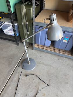 Desk lamp